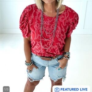 Sterling Kreek NWT Puff Sleeve Top